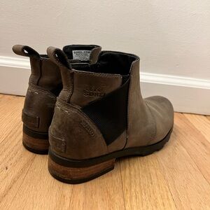 Sorel Chelsea boot, brown leather